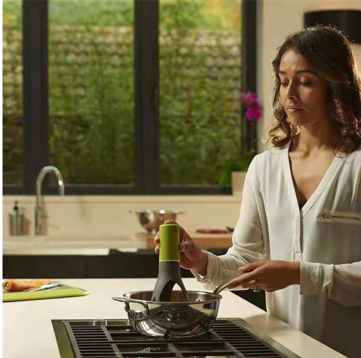 AutoSimmer Hands-free Pan Stirrer